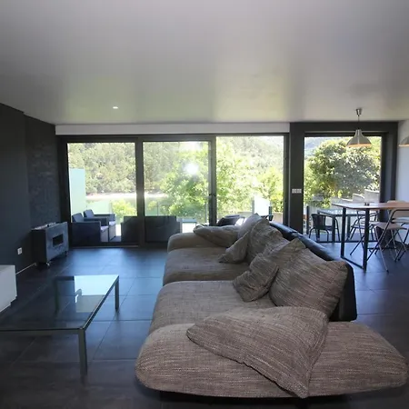 Lobo - Casas Barca Do Rio By Casas