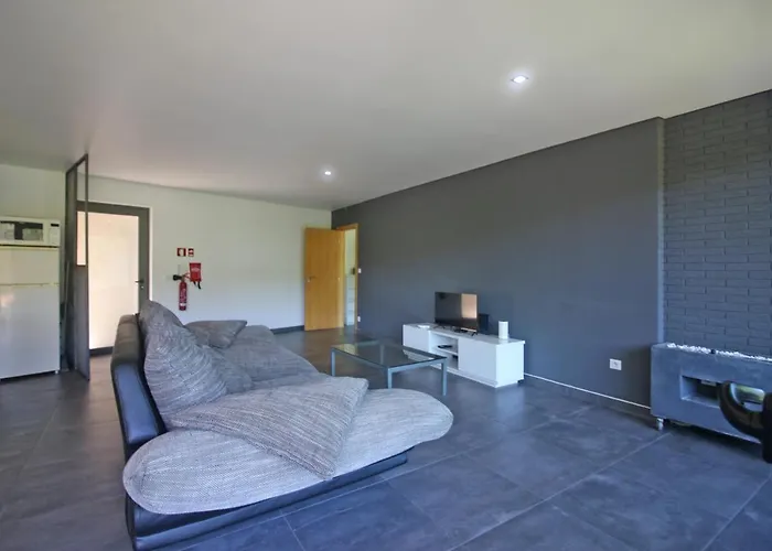 Lobo - Casas Barca Do Rio By Casas Gerês