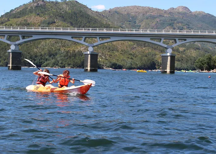 Lobo - Casas Barca Do Rio By Casas * Geres